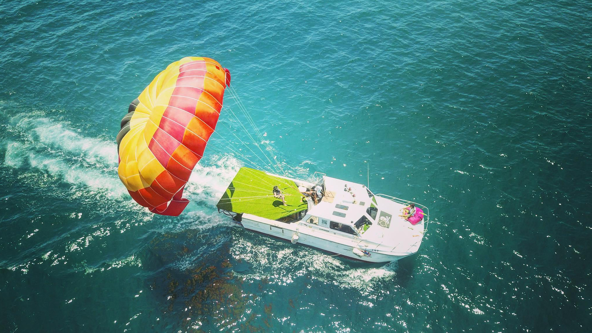 Penghu Taiwan Parasailing Experience Image