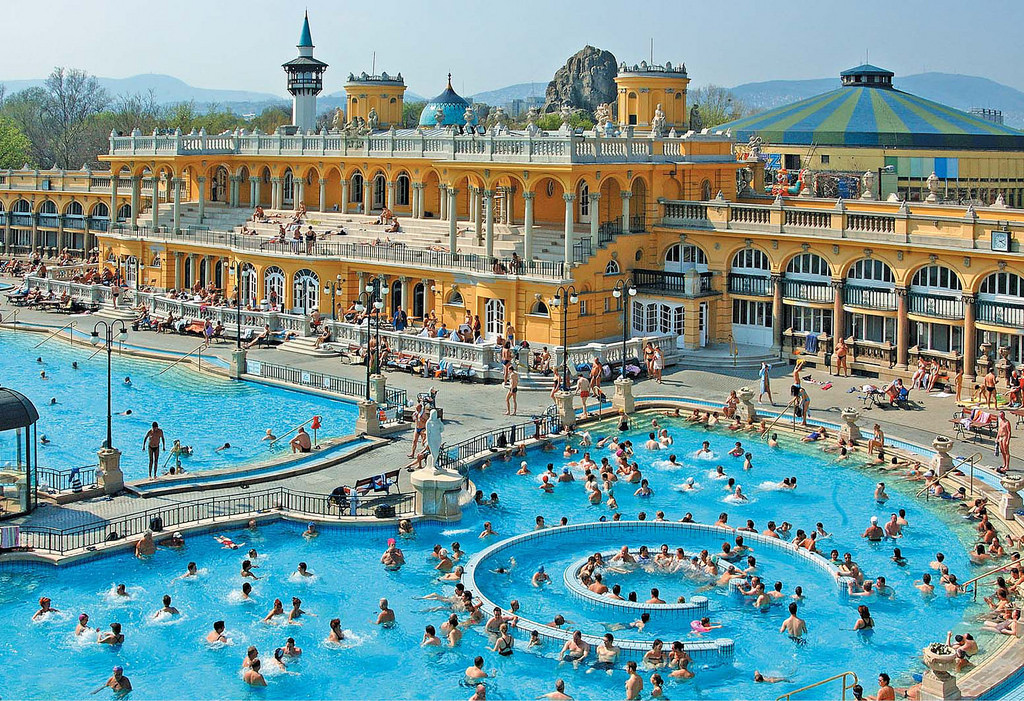 Budapest Széchenyi Thermal Bath Skip-the-line Ticket Image